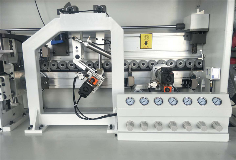 edge banding machine with Contour Tracking