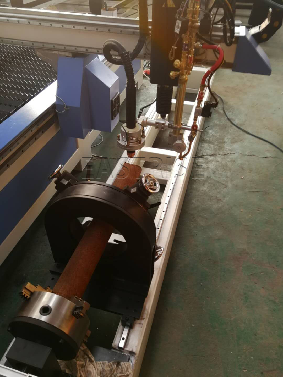 4 axis plasma cutting machine for square tube (3)